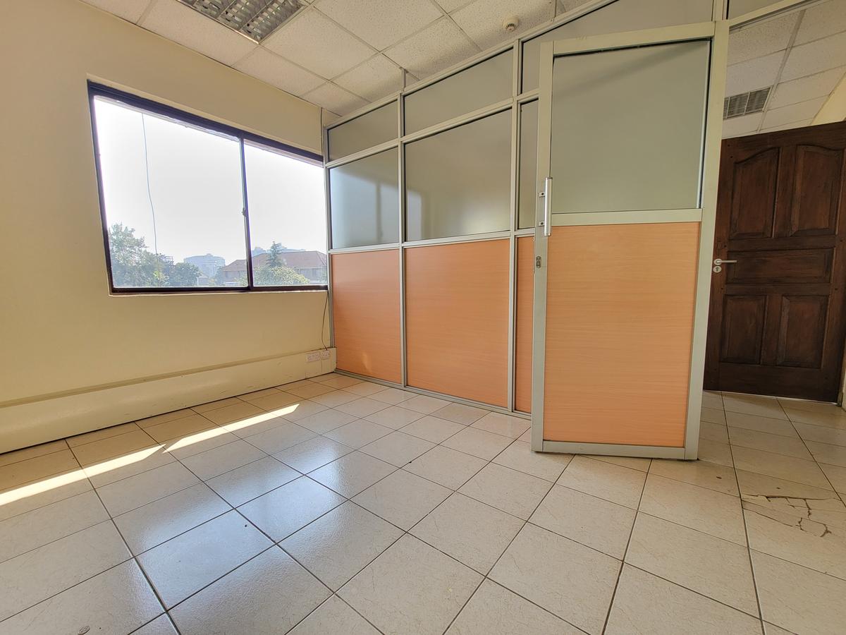 Commercial Property with Service Charge Included in Kilimani - 8