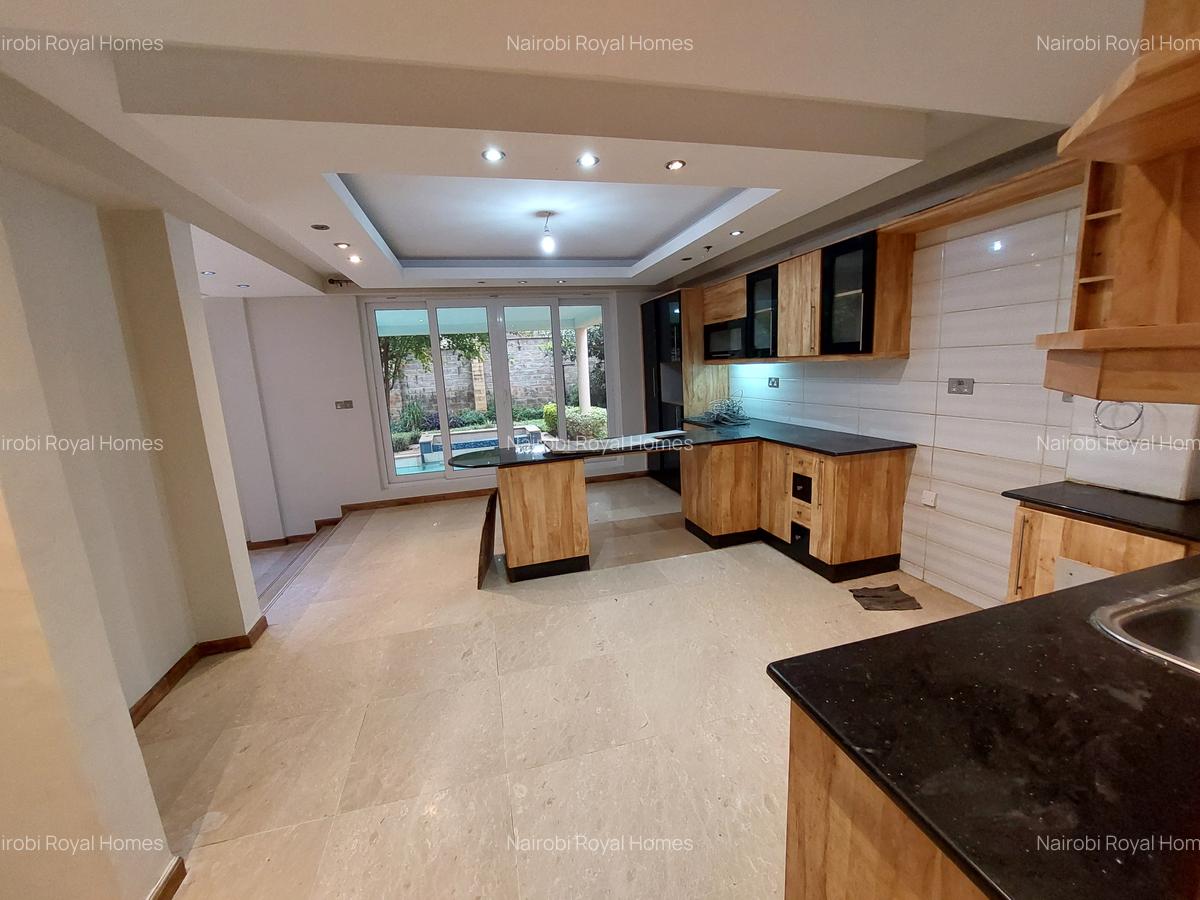 5 Bed Townhouse with En Suite at Convent Drive - 14