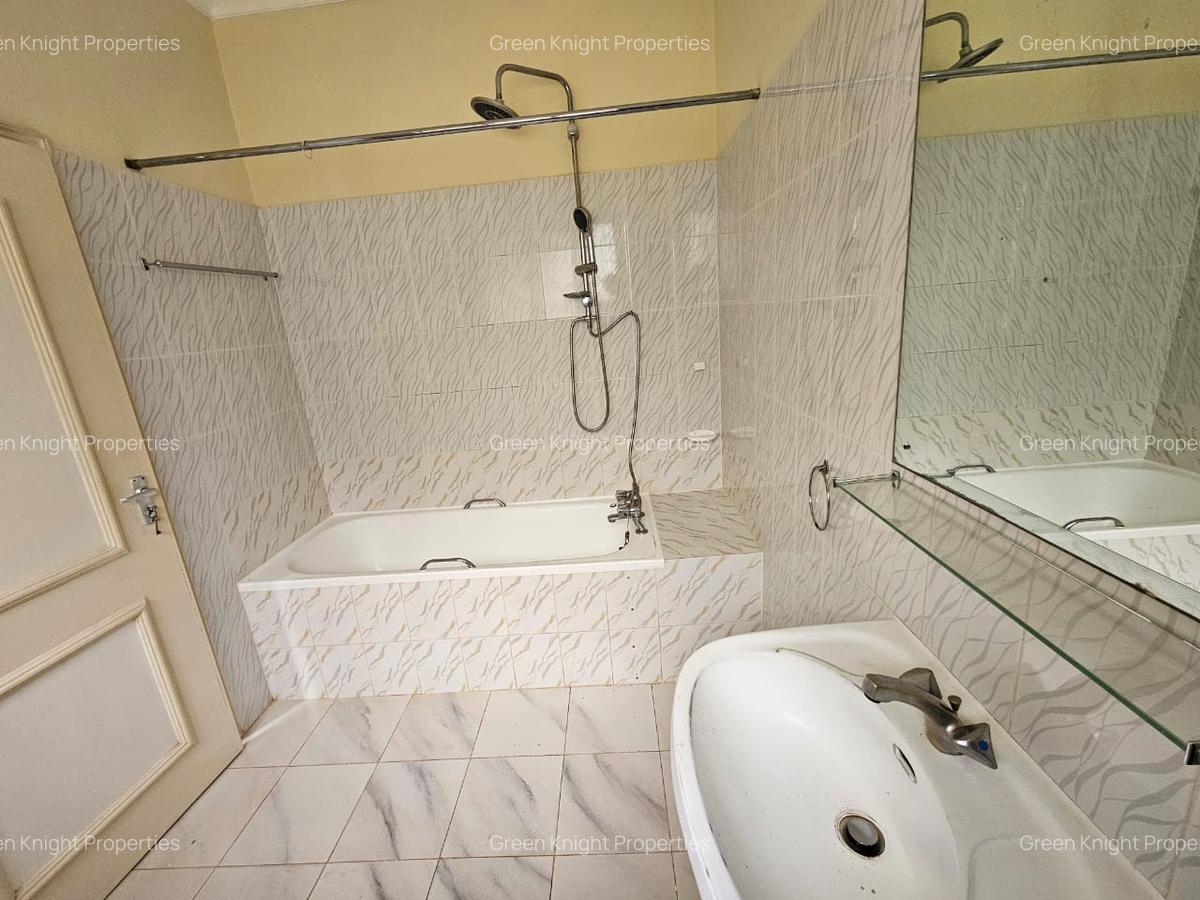 5 Bed House with En Suite in Gigiri - 12