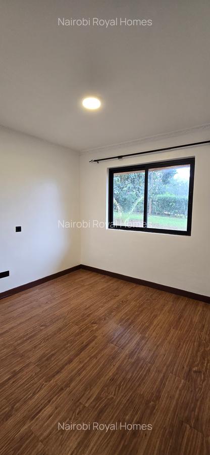 4 Bed House with En Suite at Loresho Crescent - 14