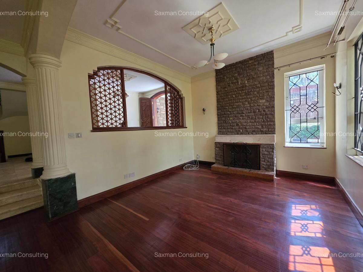 4 Bed House with En Suite in Spring Valley - 5