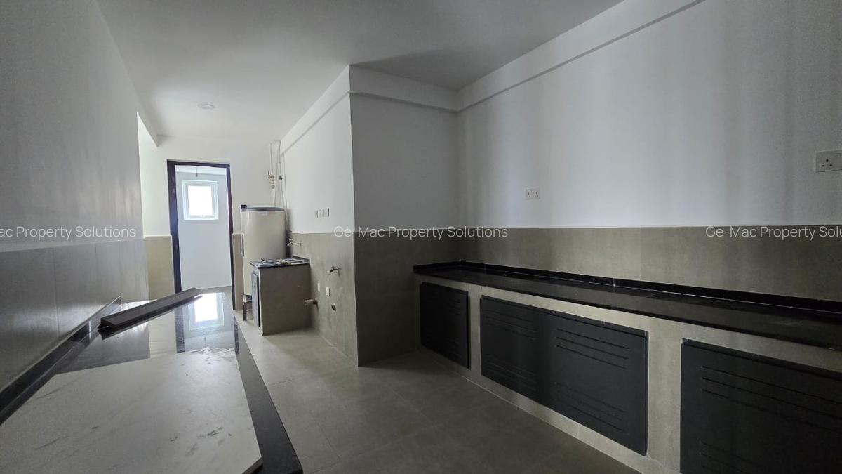 5 Bed Apartment with En Suite in General Mathenge - 17