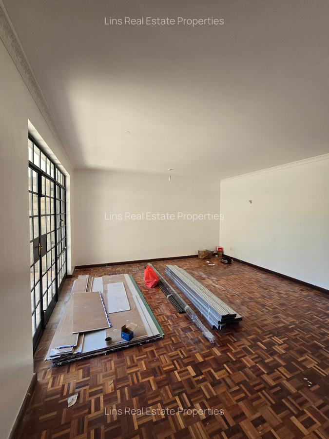 4 Bed Townhouse with En Suite in Lavington - 20