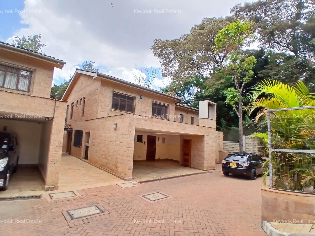 5 Bed Townhouse with En Suite at Lavington - 3