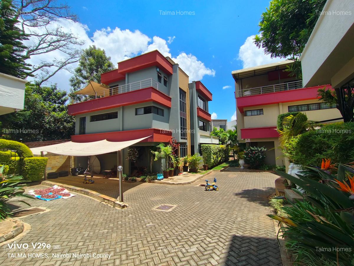 5 Bed Townhouse with En Suite at Lavi - 1