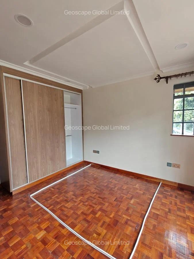 5 Bed House with En Suite in Karen - 4