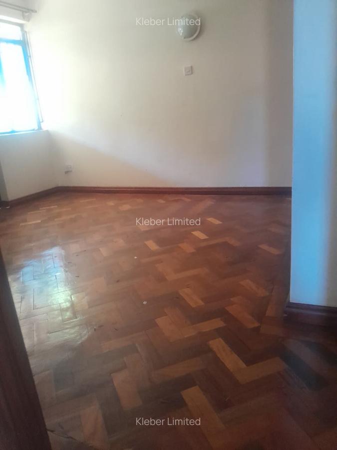 5 Bed Villa with En Suite in Runda - 7