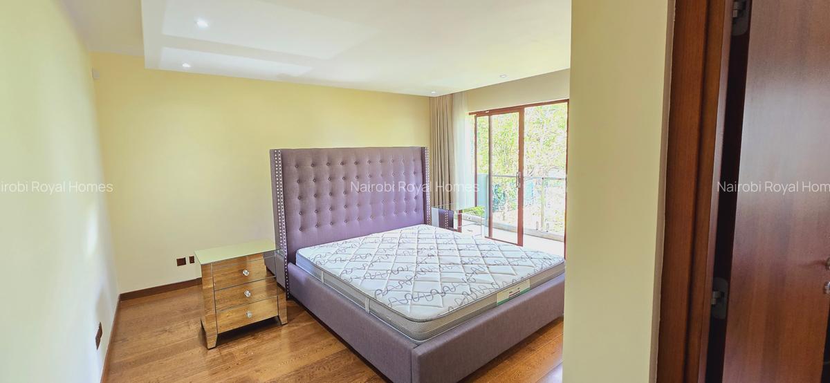 5 Bed Townhouse with En Suite at Lavington Green - 14