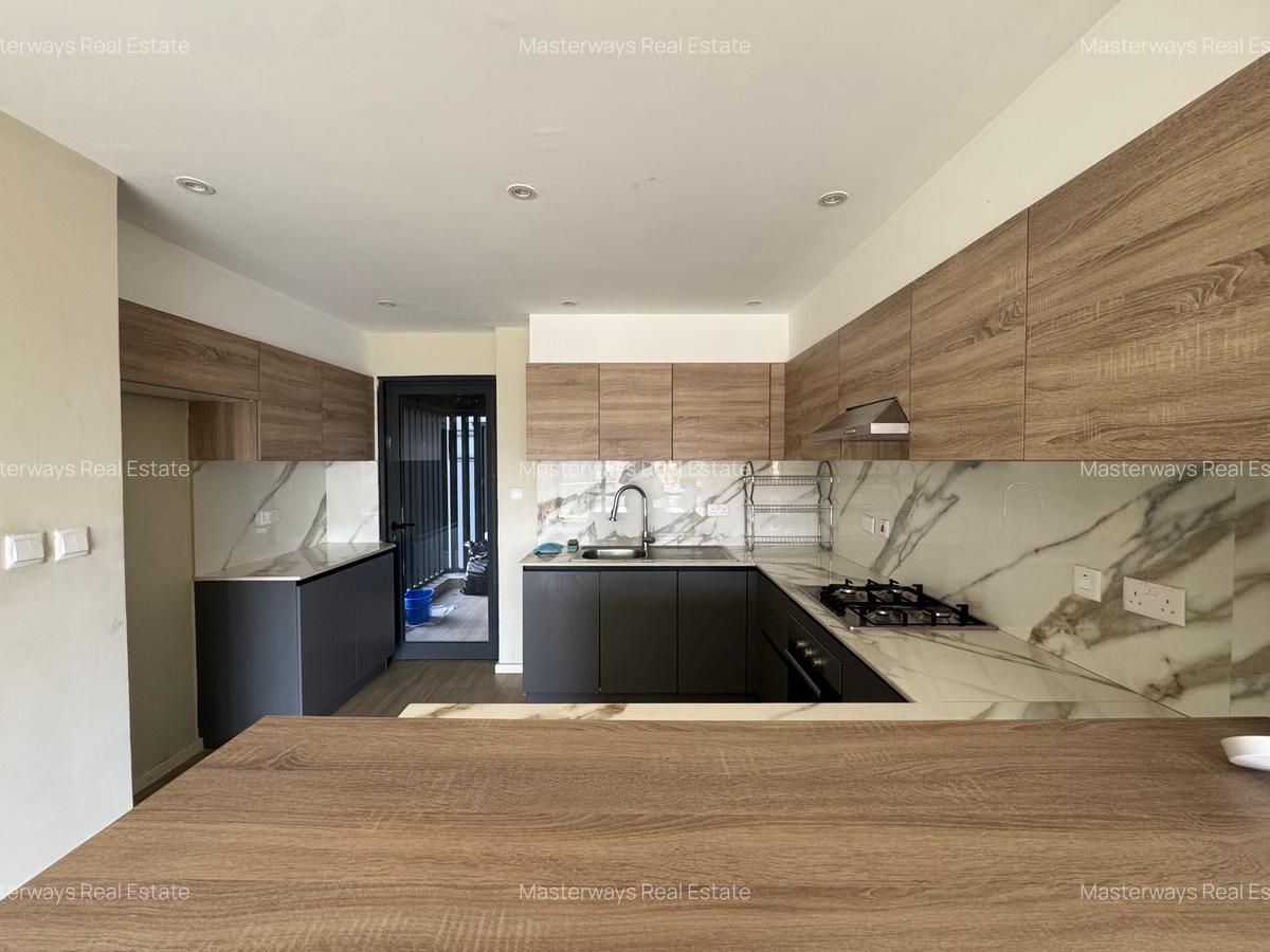 2 Bed Apartment with En Suite in Riverside - 2