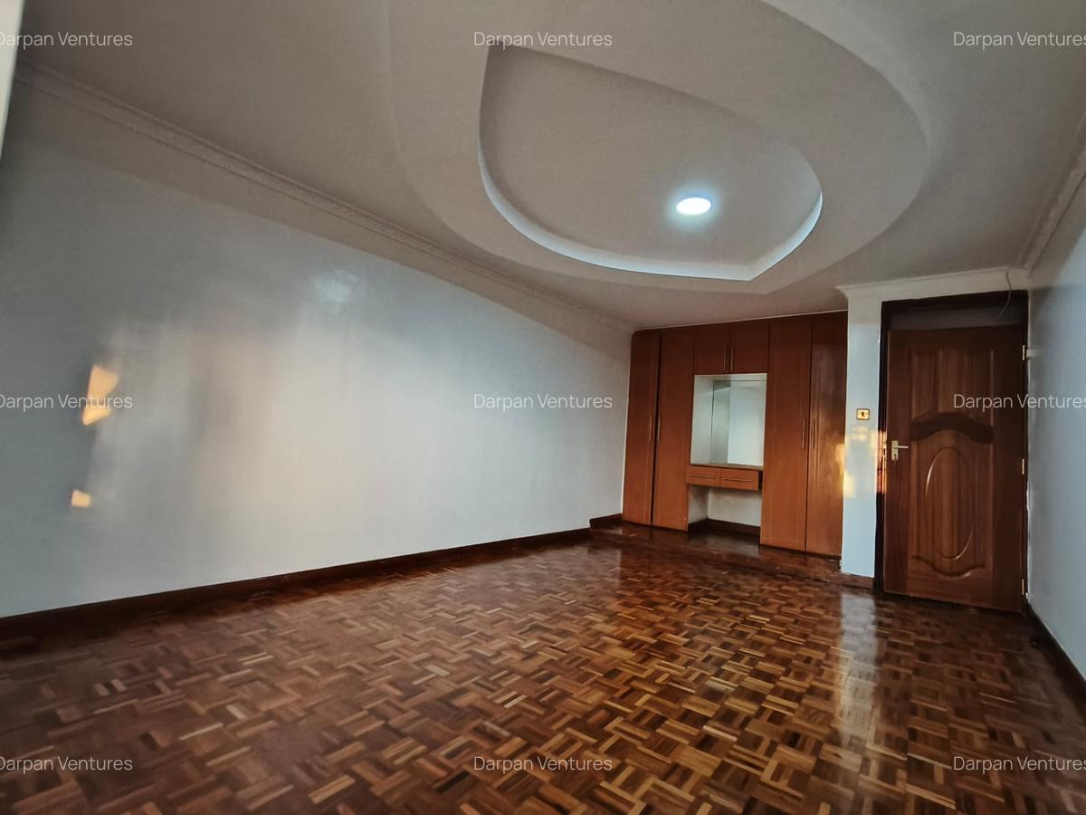 5 Bed House with En Suite in Runda - 8