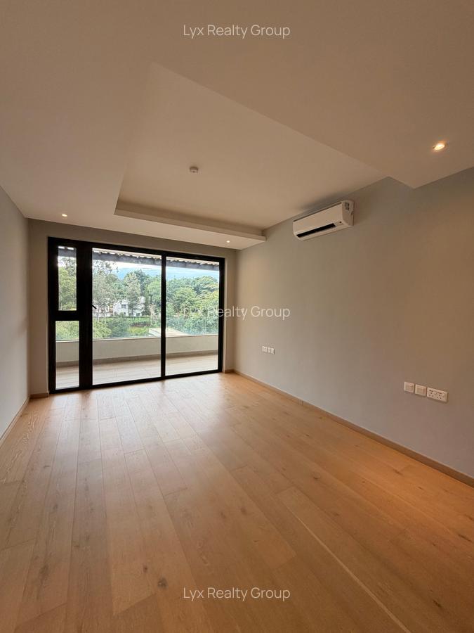 4 Bed Villa with En Suite in Spring Valley - 12