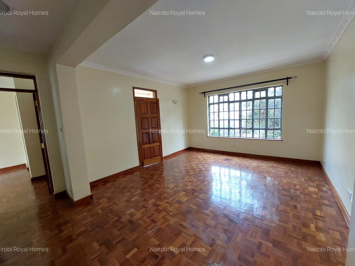 5 Bed Townhouse with En Suite at Lavington Road - 10