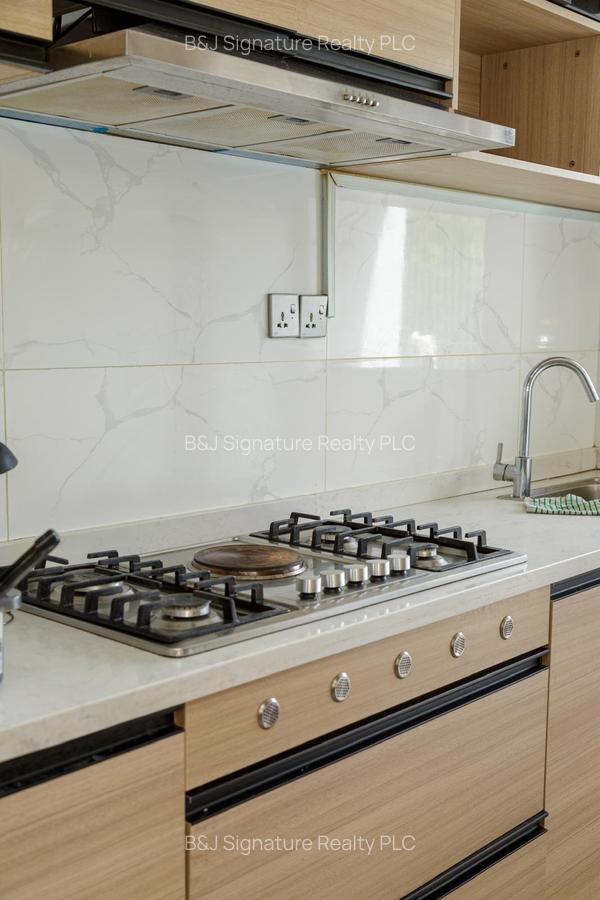 Furnished 3 Bed Apartment with En Suite in Riverside - 5