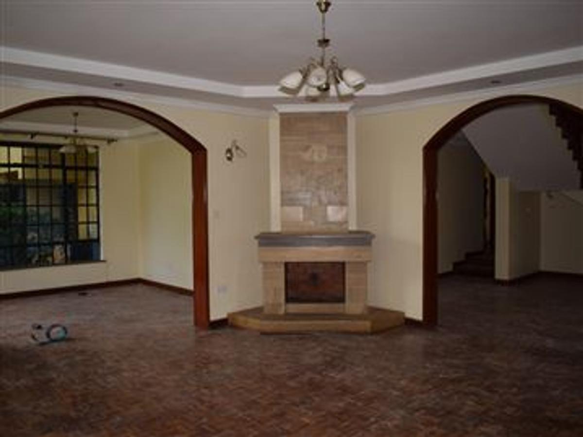 4 Bed Townhouse with En Suite in Lavington - 3