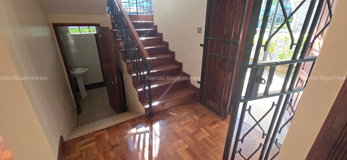 5 Bed Townhouse with En Suite at Lavington Green - 8
