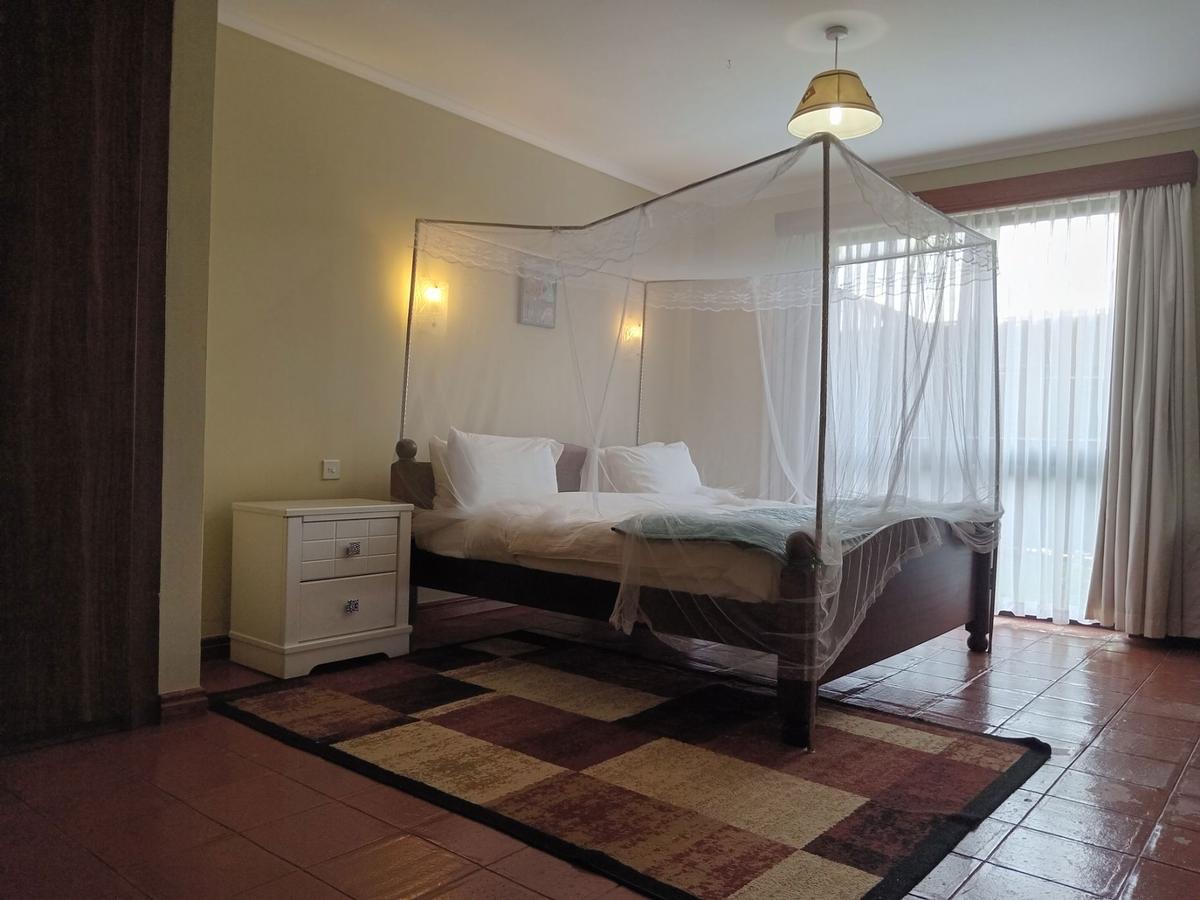 Serviced 3 Bed Apartment with En Suite in Upper Hill - 14