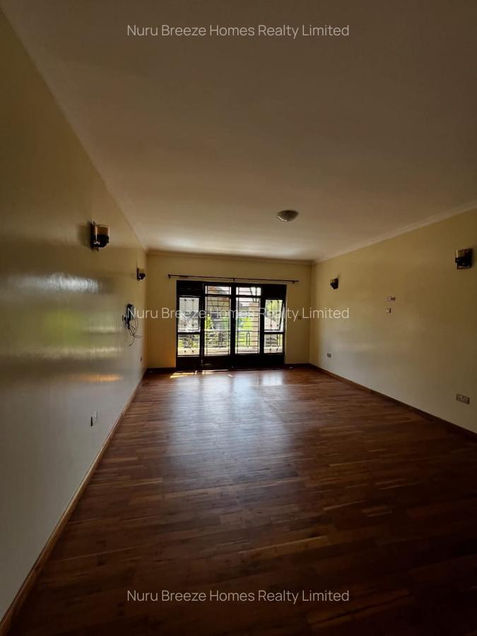 5 Bed Townhouse with En Suite in Runda - 4