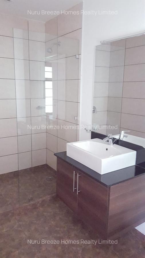 4 Bed Townhouse with En Suite in Rosslyn - 8