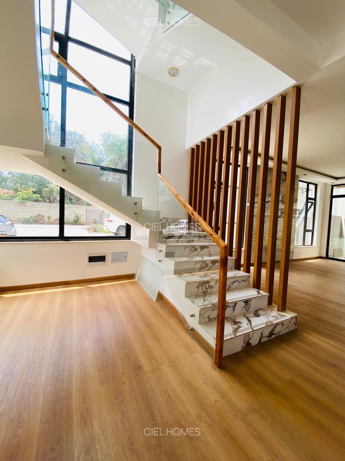 5 Bed Villa with Garden in Lavington - 3