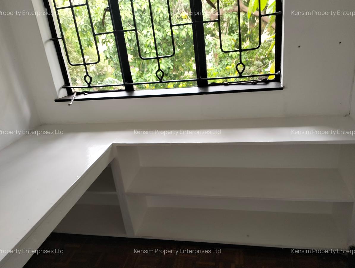 4 Bed Townhouse with En Suite in Lavington - 6