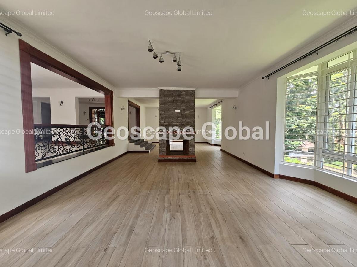 5 Bed House with En Suite in Rosslyn - 3