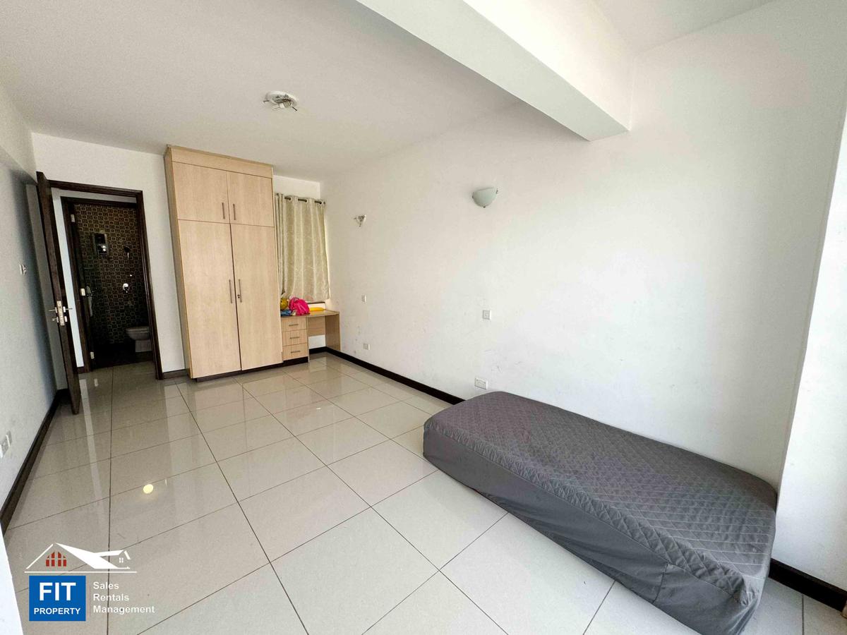 3 Bed Apartment with En Suite at 6Th Parklands - 12