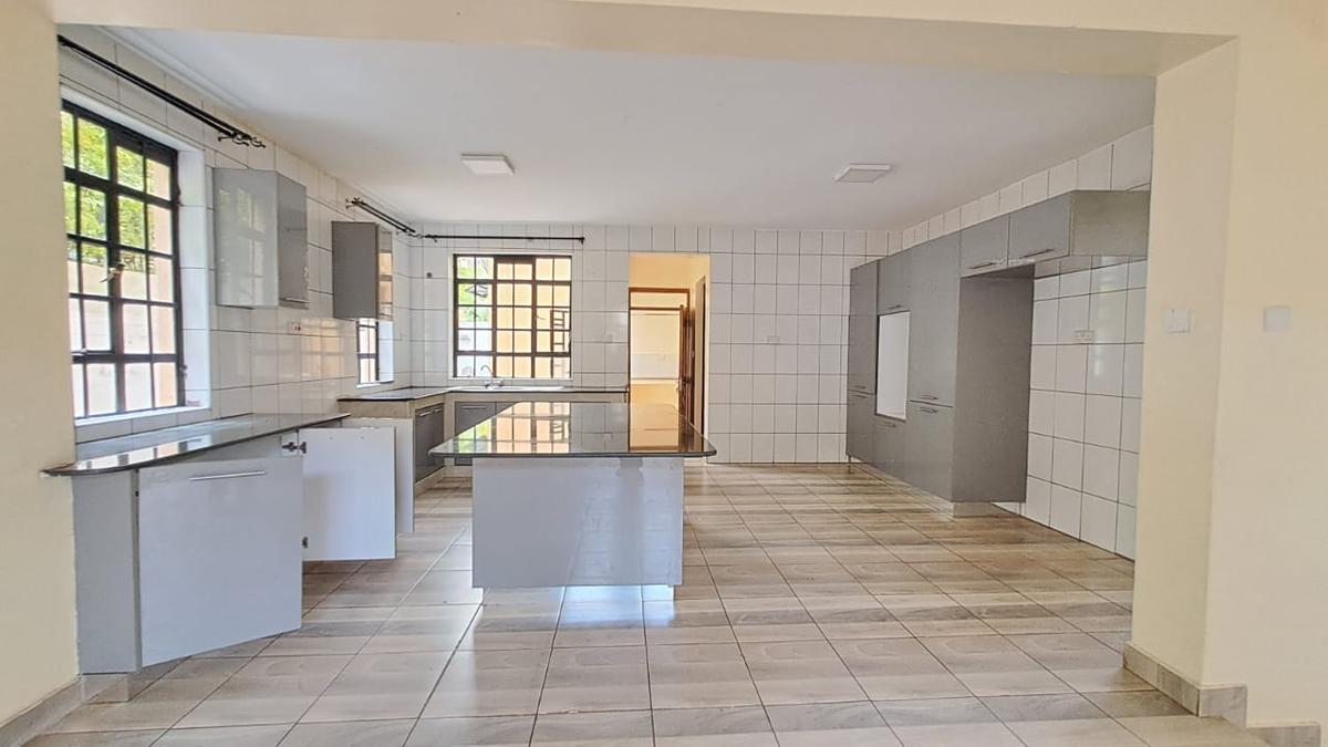 5 Bed Villa with En Suite at Westlands - 4