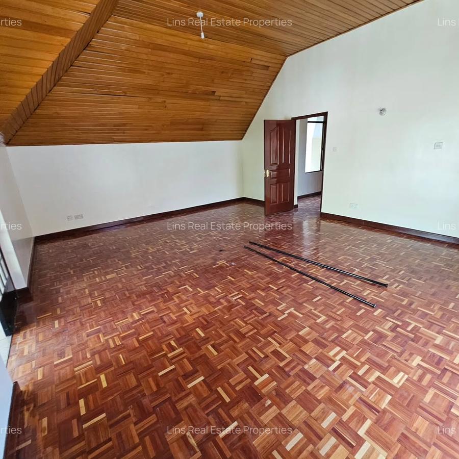 4 Bed Townhouse with En Suite in Lavington - 16