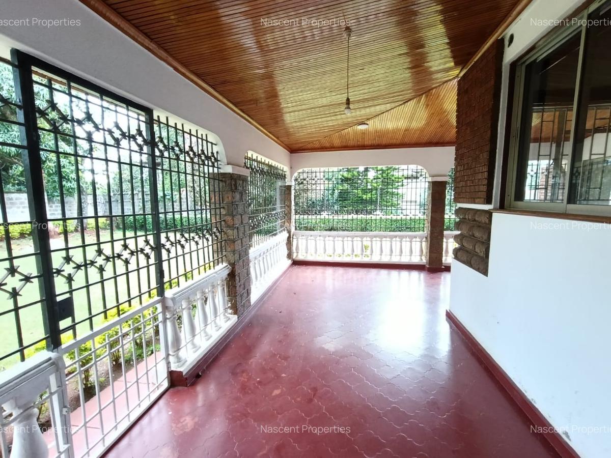 5 Bed House with En Suite in Rosslyn - 10