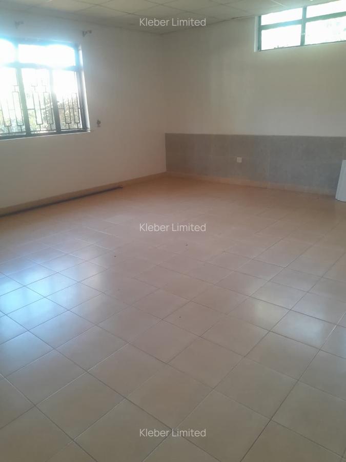 5 Bed House with En Suite in Runda - 9