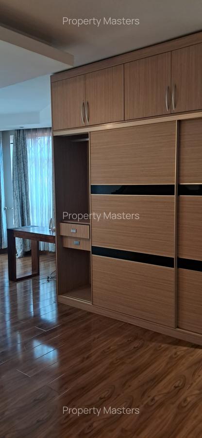 3 Bed Apartment with En Suite at Rose Avenue - 10