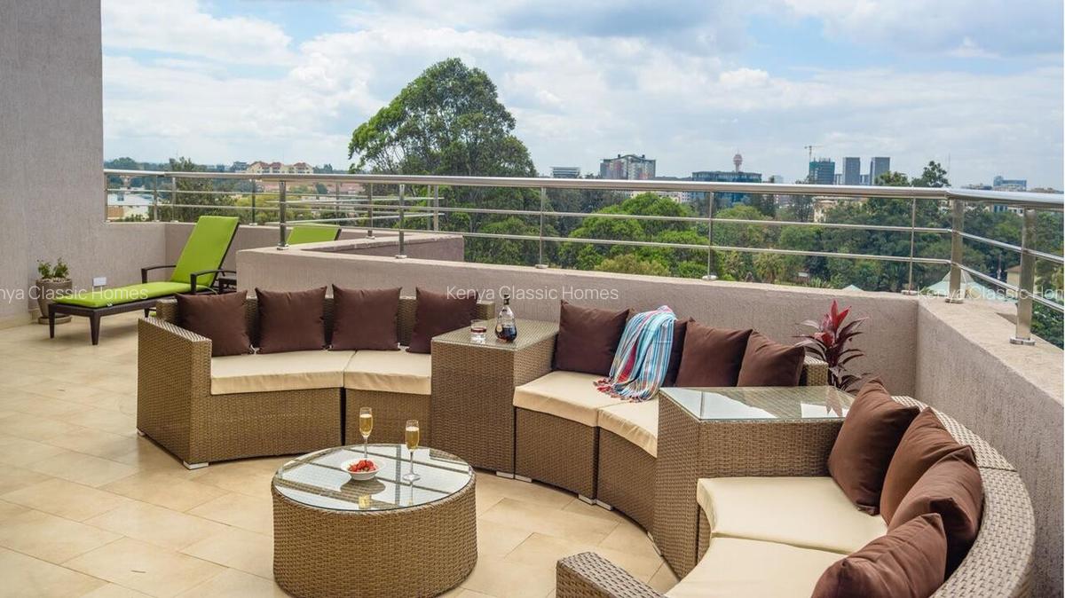 3 Bed Apartment with En Suite at Riverside - 2