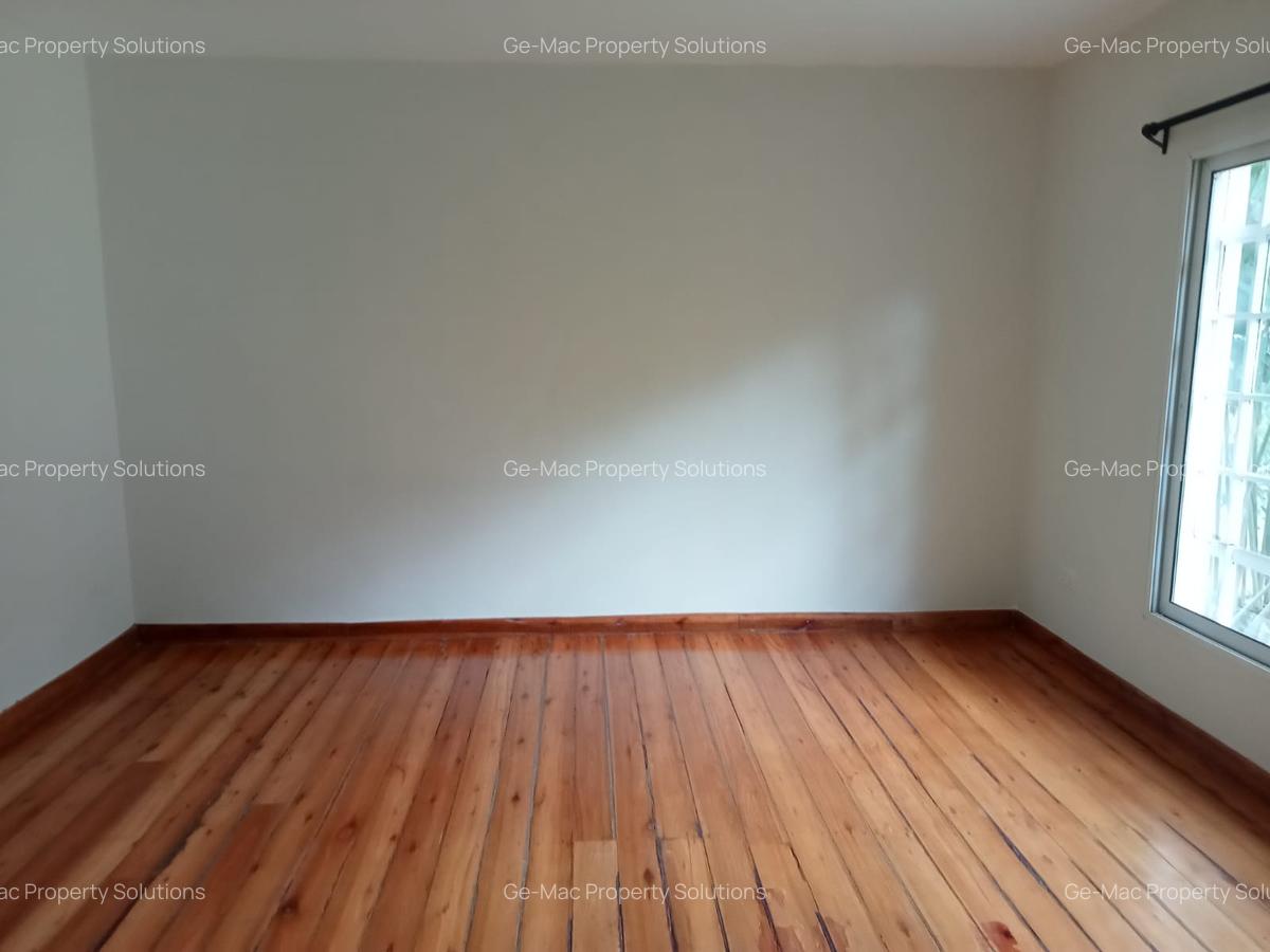 3 Bed House with En Suite in Ridgeways - 6