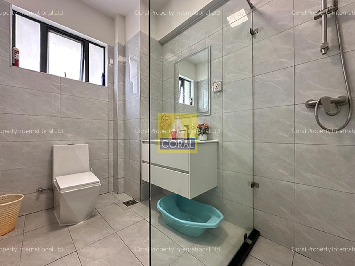 4 Bed Apartment in Kilimani - 11