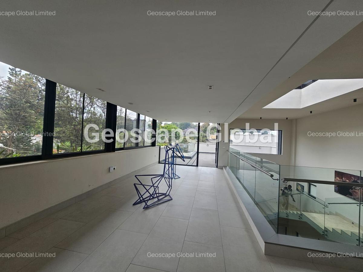 4 Bed Townhouse with En Suite in Spring Valley - 2