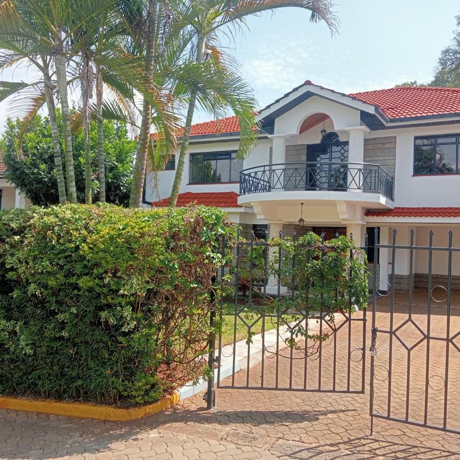 5 Bed Villa with En Suite at Spring Valley - 1