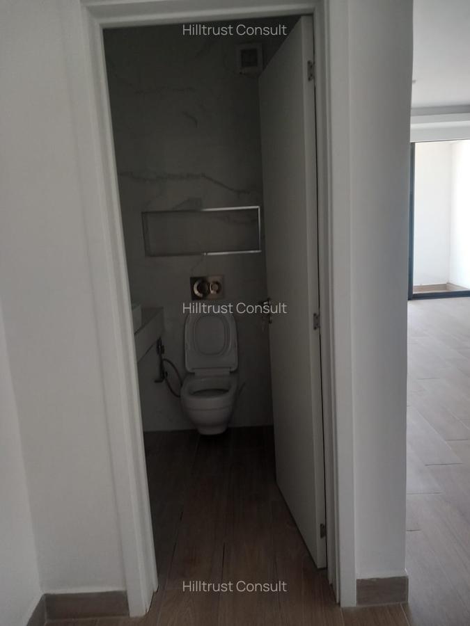 3 Bed Apartment with En Suite in Riverside - 3