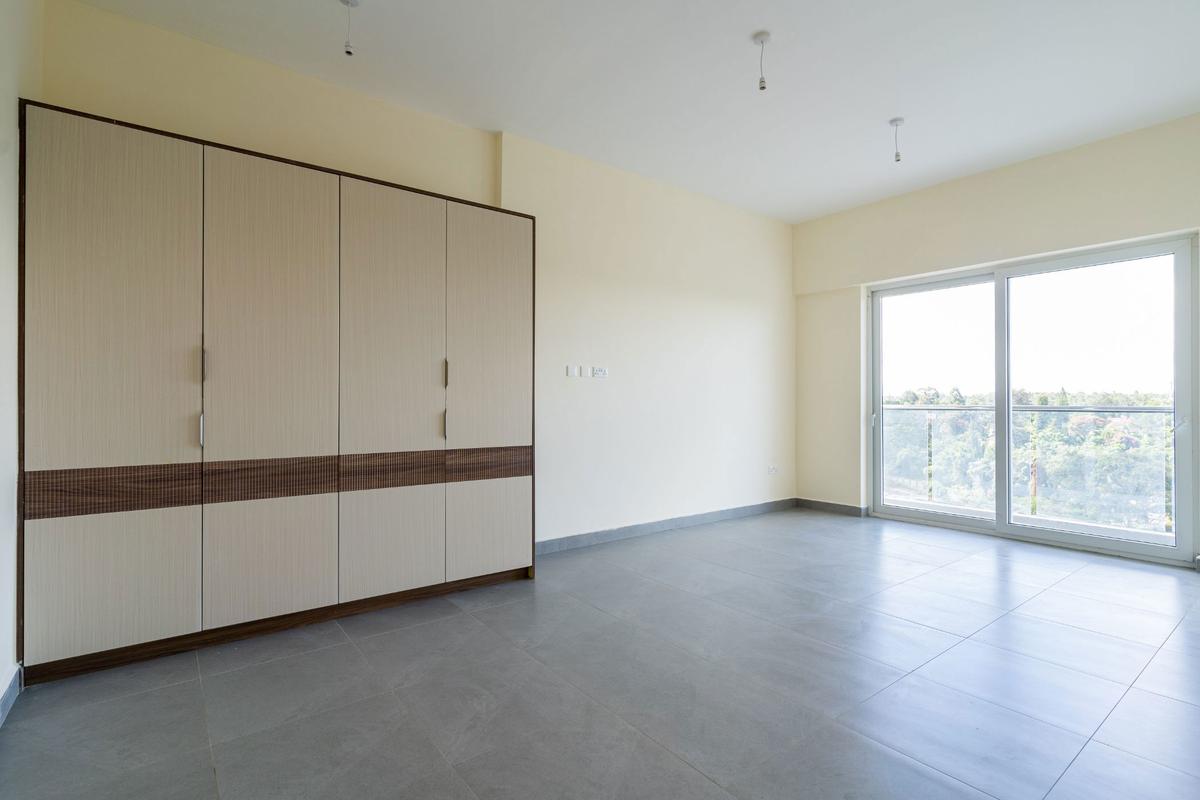 3 Bed Apartment with En Suite in Parklands - 15