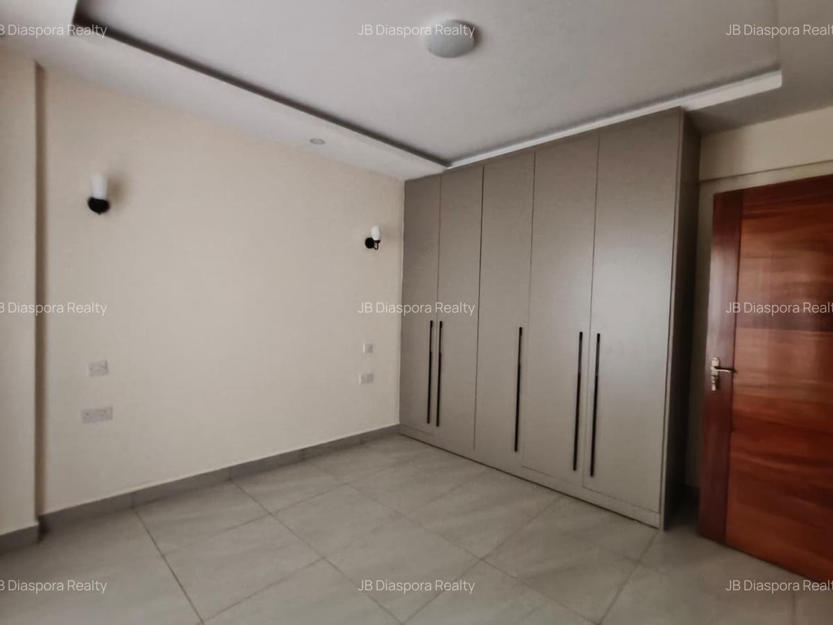 2 Bed Apartment with En Suite at Wood Avenue - 4