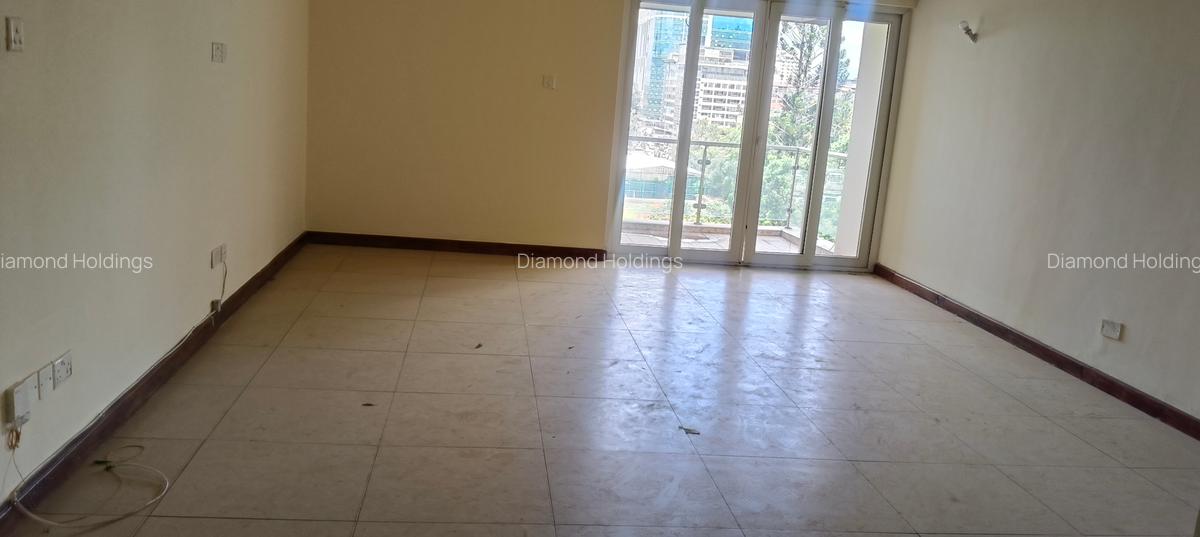 4 Bed Apartment with En Suite at Parklands - 2