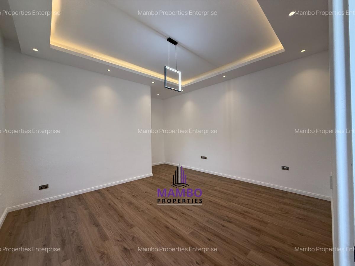 5 Bed Townhouse with En Suite at Lavington - 8