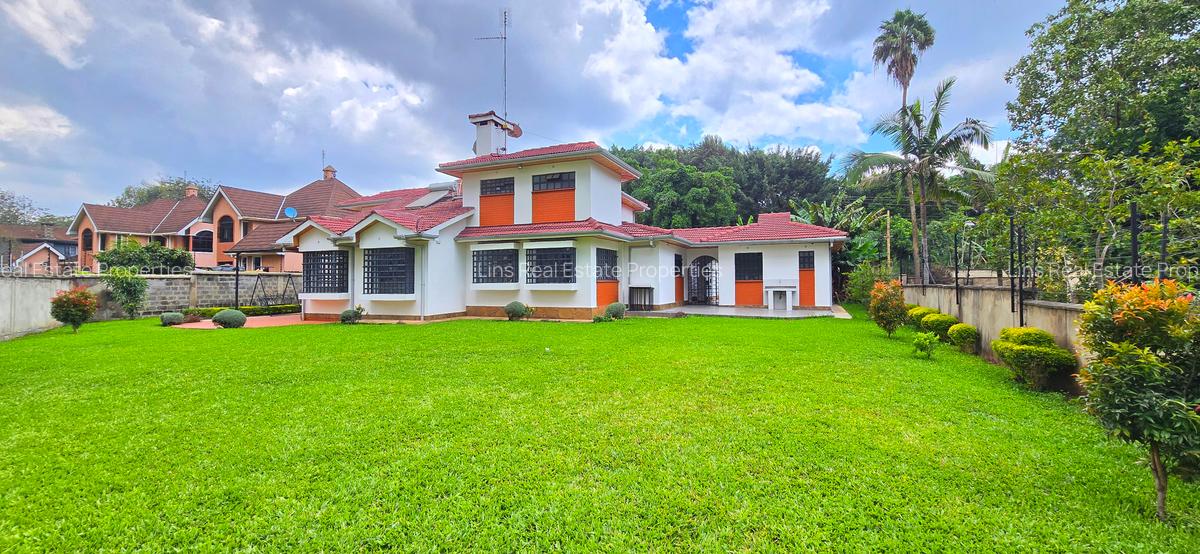 4 Bed House with En Suite in Lavington - 2