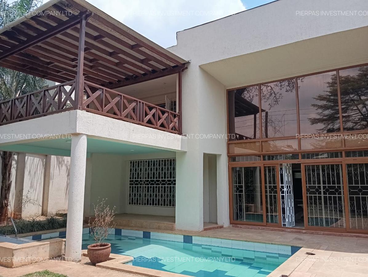 5 Bed Townhouse with En Suite in Lavington - 1