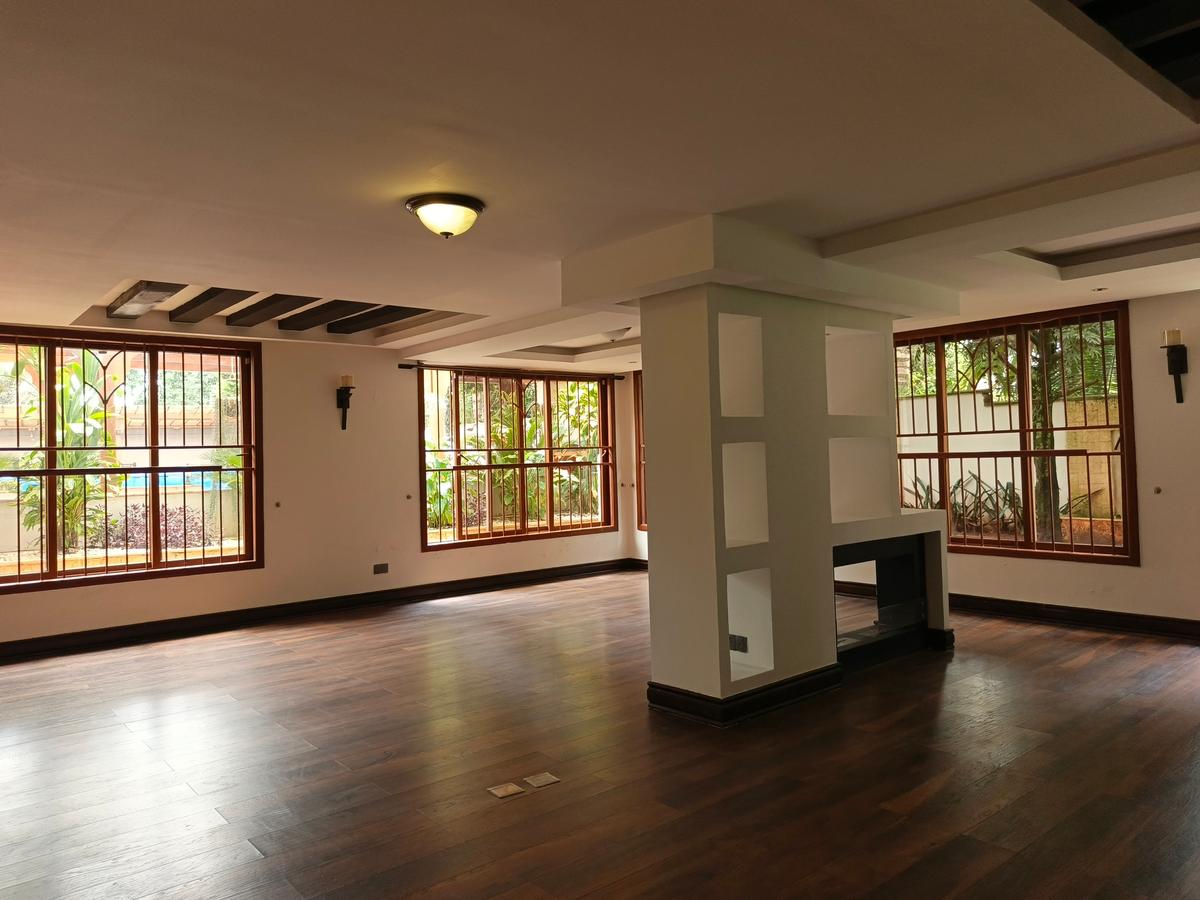 6 Bed House with En Suite in Kyuna - 2