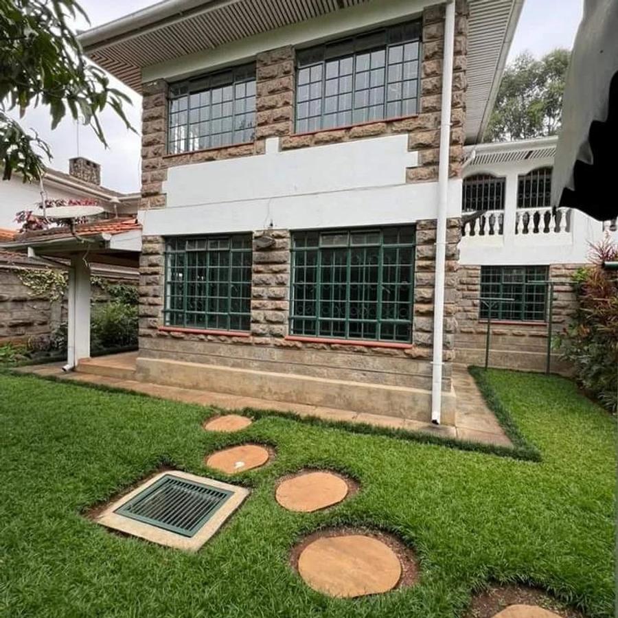 4 Bed Townhouse with En Suite at Lavington - 1