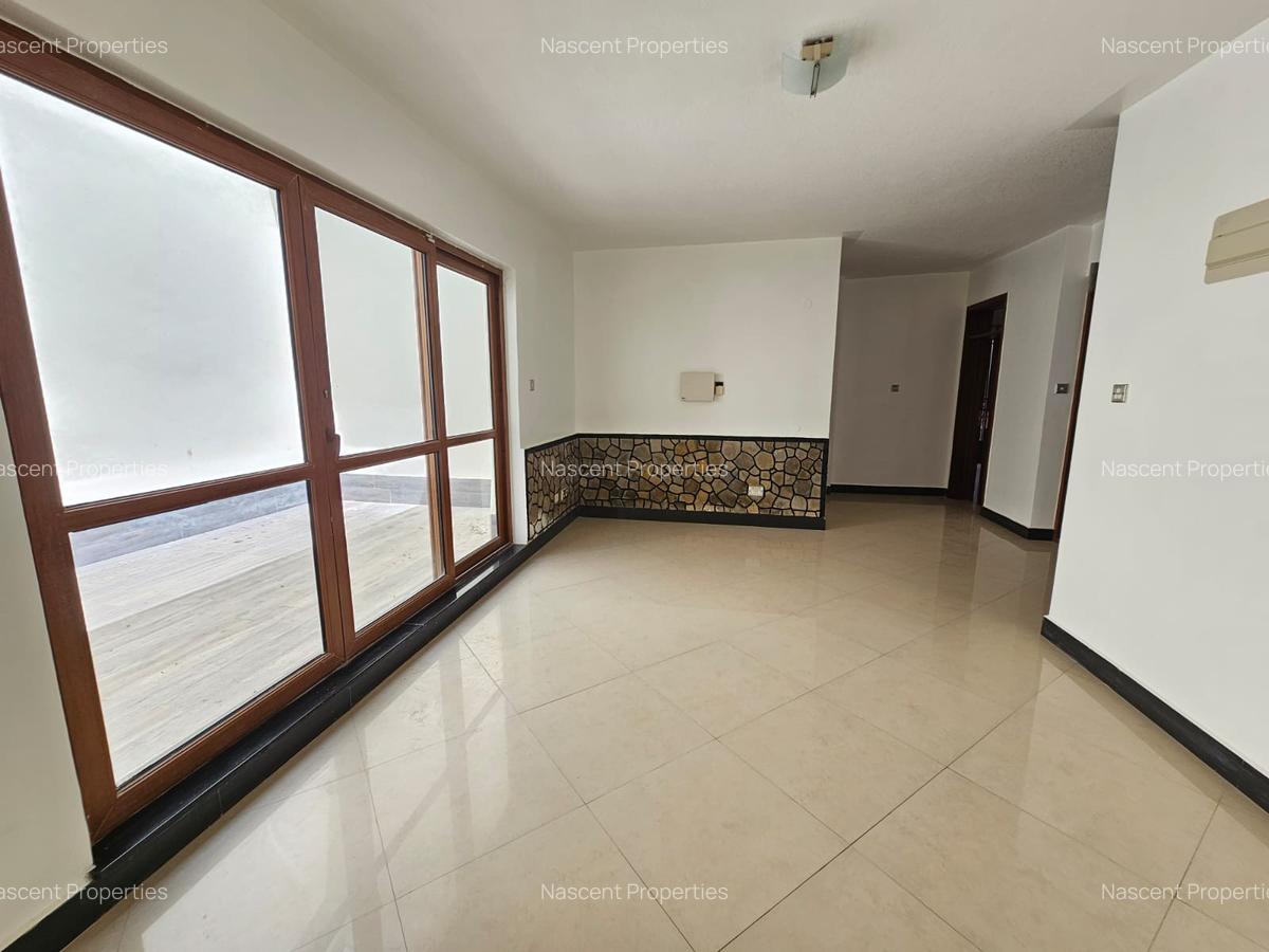 4 Bed Townhouse with En Suite in Spring Valley - 7