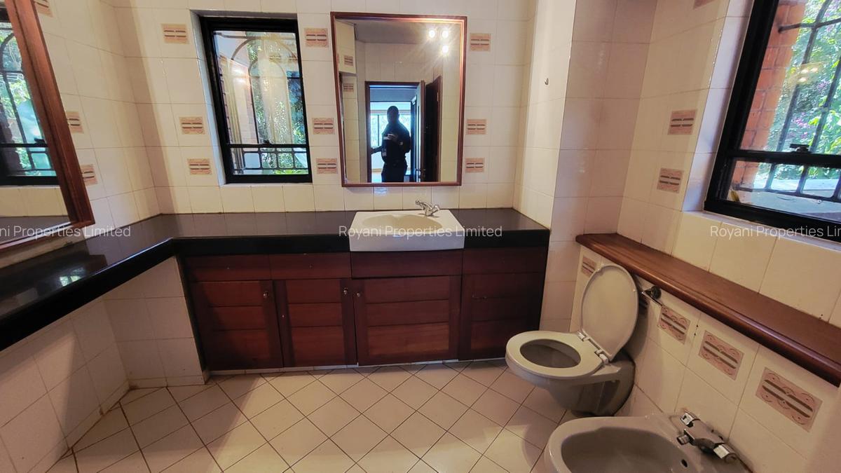 6 Bed House with En Suite in Kitisuru - 8
