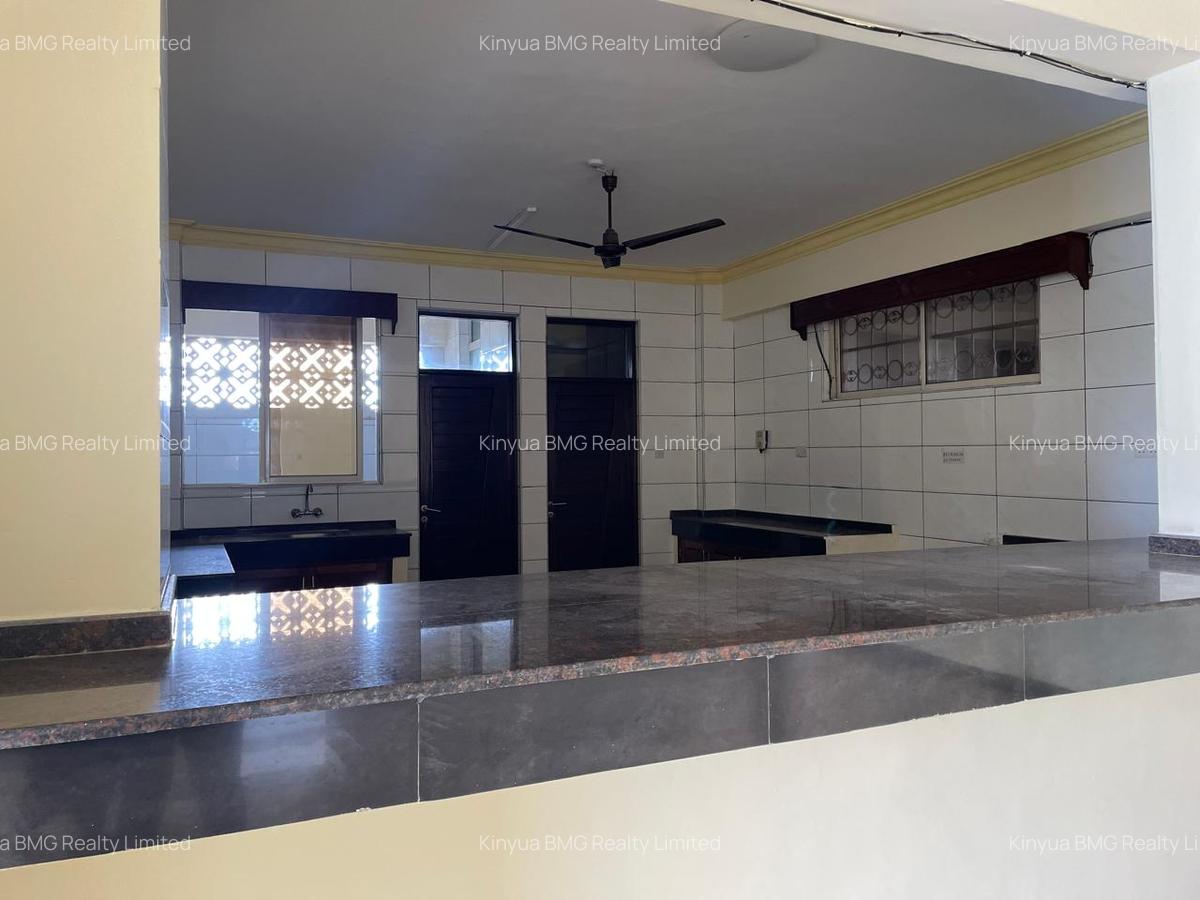Serviced 4 Bed Apartment with En Suite in Nyali Area - 1