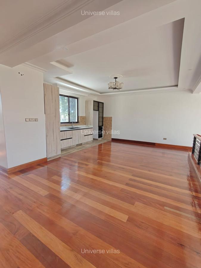 8 Bed Townhouse with En Suite at Karen - 4