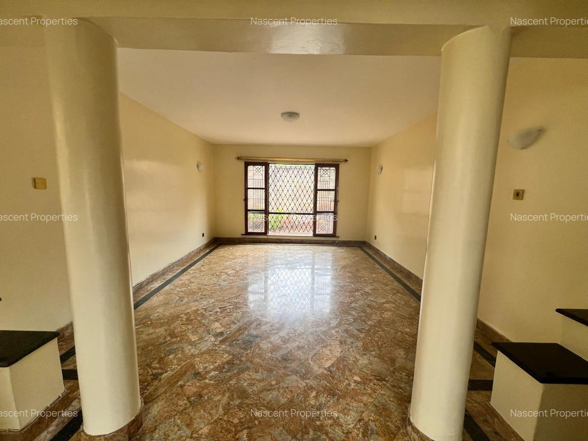 4 Bed Townhouse with En Suite in Spring Valley - 20